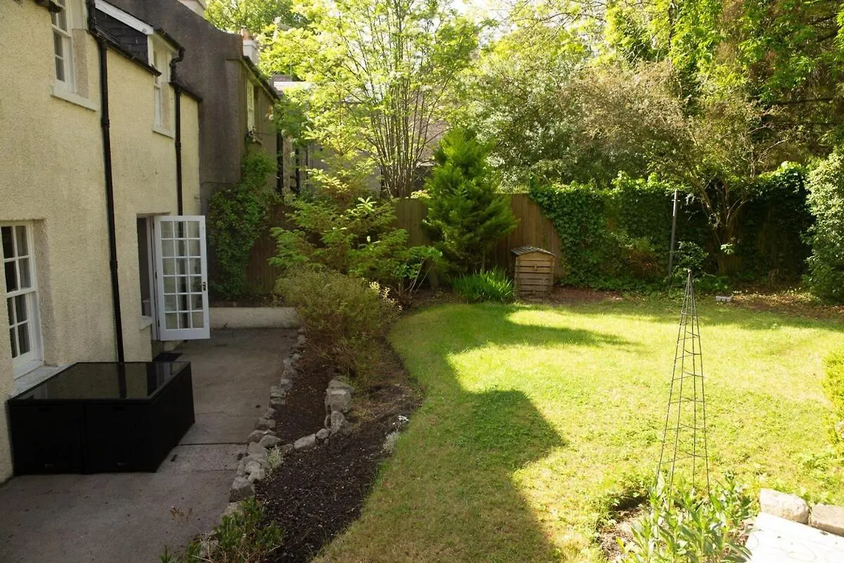 Snow Cottage, Old Aberdeen, 3 Bedroom Luxury Tatil Evi Aberdeen
