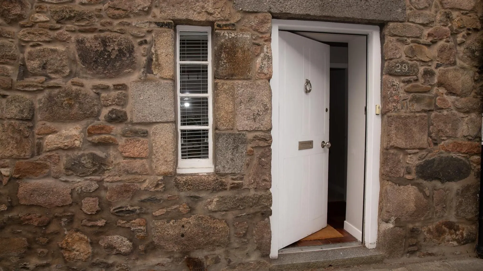 Snow Cottage, Old Aberdeen, 3 Bedroom Luxury location